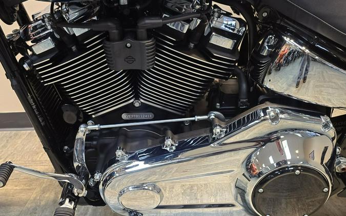 2026 Harley-Davidson® Breakout® Teal Thunder - Chrome FXBR