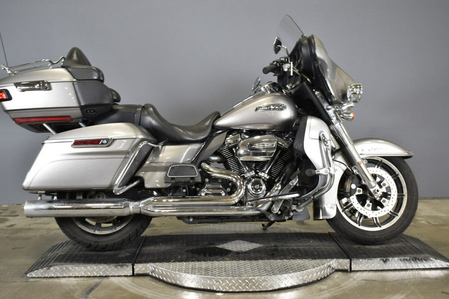 2017 Harley-Davidson Electra Glide Ultra Classic FLHTCU