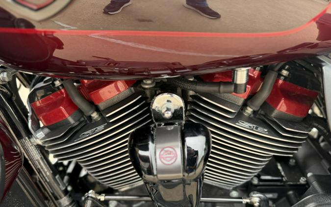 2019 Harley-Davidson® CVO™ Street Glide® Black Forest & Wineberry