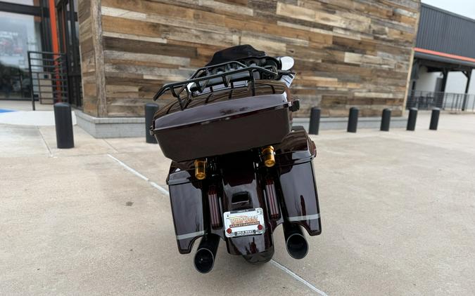 2019 Harley-Davidson® CVO™ Street Glide® Black Forest & Wineberry