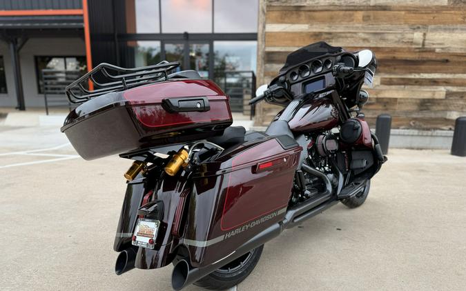 2019 Harley-Davidson® CVO™ Street Glide® Black Forest & Wineberry