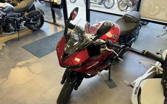 2025 Triumph Daytona 660 Carnival Red/Sapphire Black