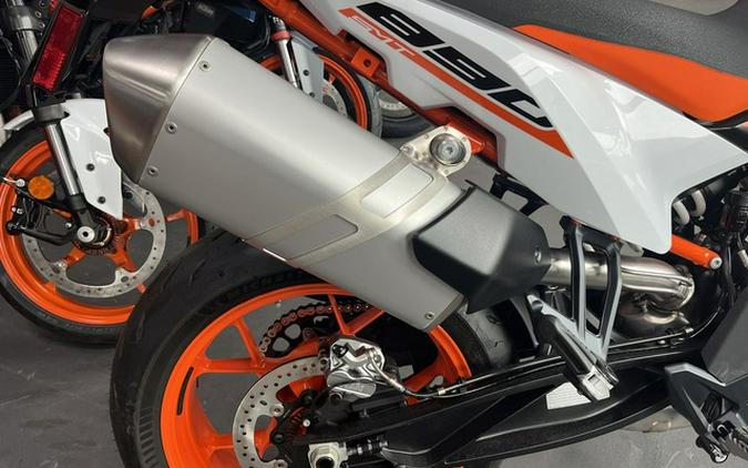 2024 KTM SMT 890