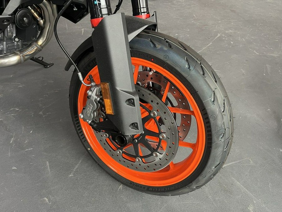 2024 KTM SMT 890