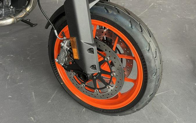 2024 KTM SMT 890