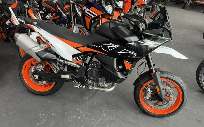 2024 KTM SMT 890