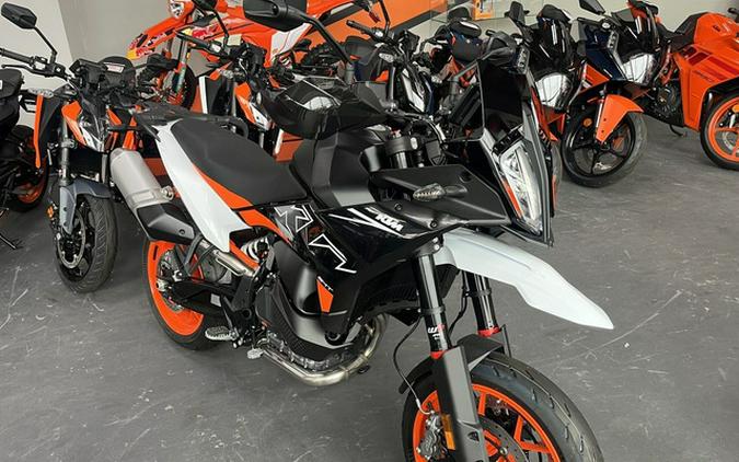 2024 KTM SMT 890