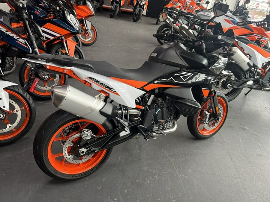 2024 KTM SMT 890