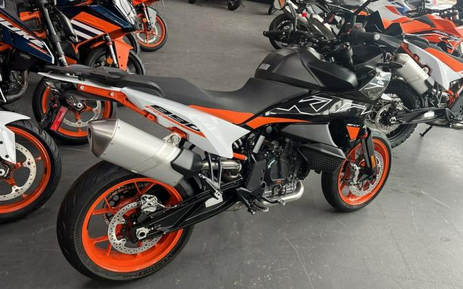 2024 KTM SMT 890