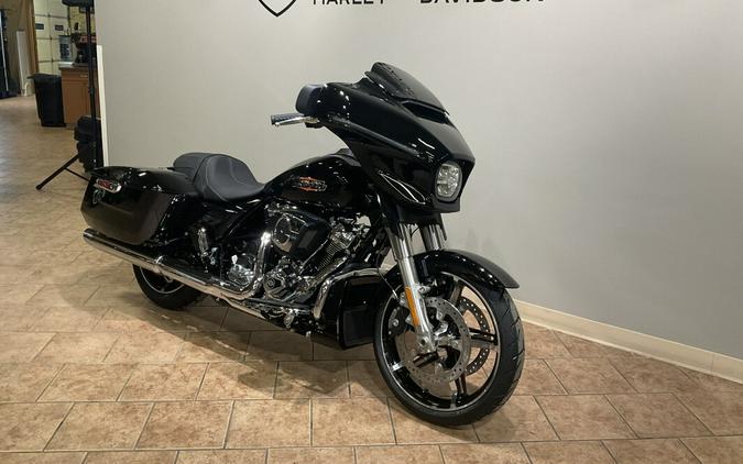 2025 Harley-Davidson Street Glide® Vivid Black FLHX