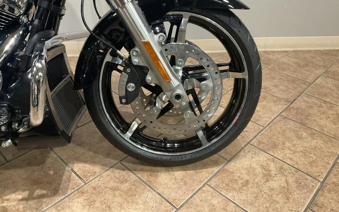 2025 Harley-Davidson Street Glide® Vivid Black FLHX