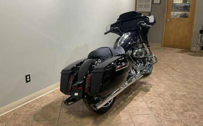 2025 Harley-Davidson Street Glide® Vivid Black FLHX