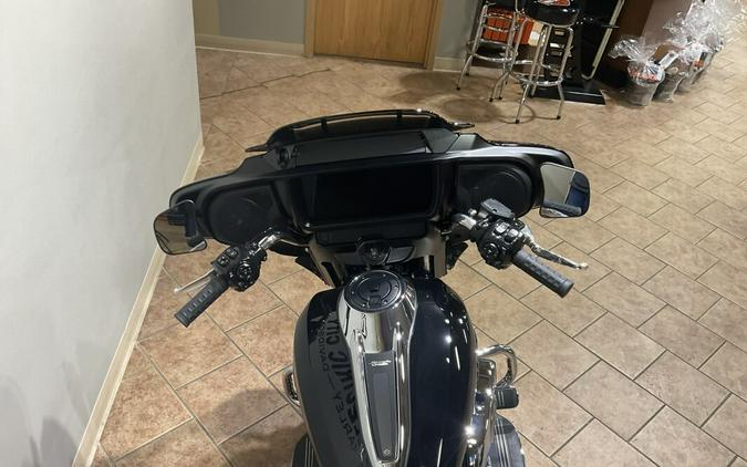 2025 Harley-Davidson Street Glide® Vivid Black FLHX