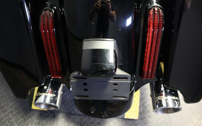 2015 Harley-Davidson CVO Street Glide FLHXSE