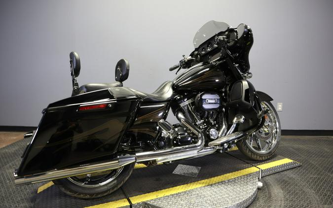 2015 Harley-Davidson CVO Street Glide FLHXSE