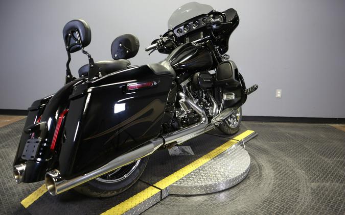 2015 Harley-Davidson CVO Street Glide FLHXSE