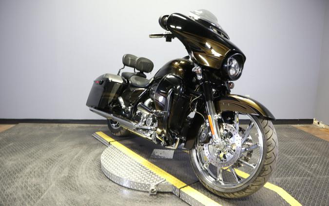 2015 Harley-Davidson CVO Street Glide FLHXSE
