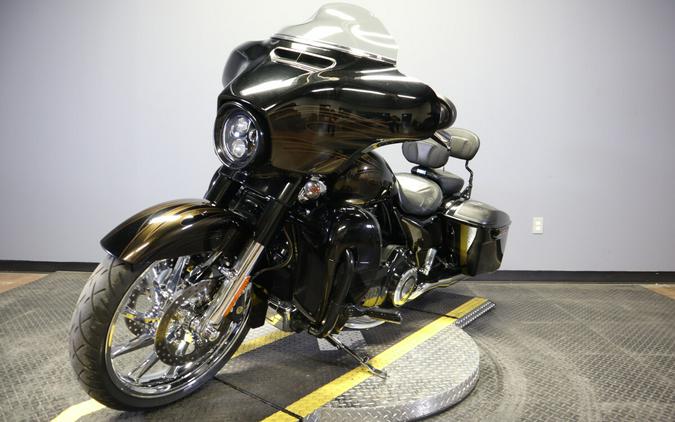 2015 Harley-Davidson CVO Street Glide FLHXSE