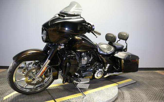 2015 Harley-Davidson CVO Street Glide FLHXSE