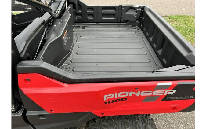 2023 Honda Pioneer 1000-6 Crew Deluxe