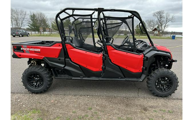 2023 Honda Pioneer 1000-6 Crew Deluxe