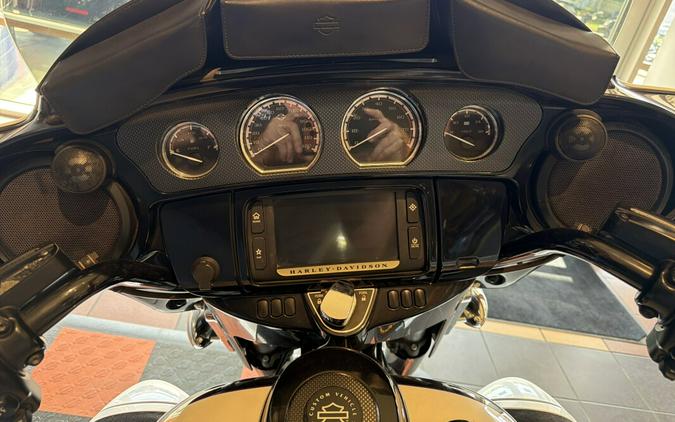 FLHXSE 2016 CVO™ Street Glide®