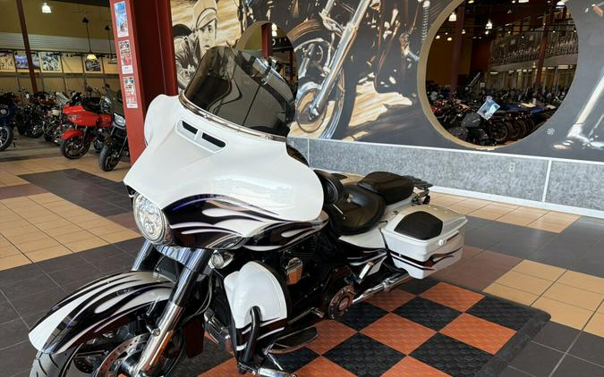 FLHXSE 2016 CVO™ Street Glide®