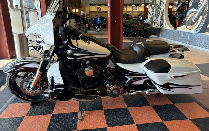 FLHXSE 2016 CVO™ Street Glide®