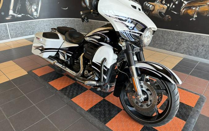 FLHXSE 2016 CVO™ Street Glide®