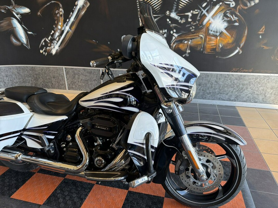 FLHXSE 2016 CVO™ Street Glide®