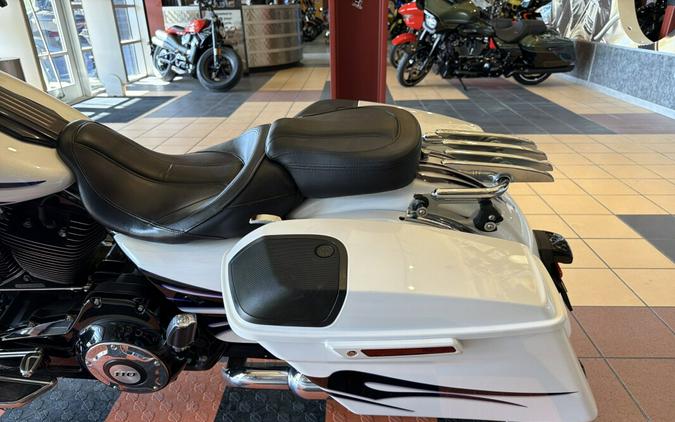 FLHXSE 2016 CVO™ Street Glide®