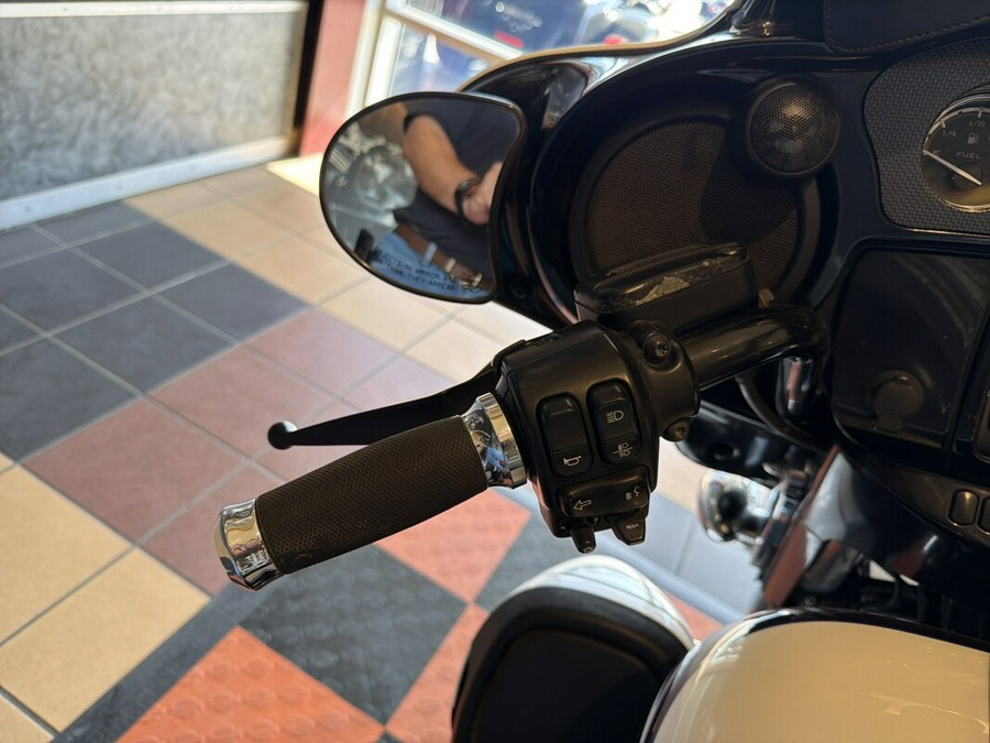 FLHXSE 2016 CVO™ Street Glide®