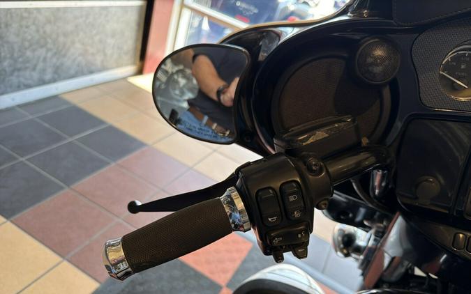 FLHXSE 2016 CVO™ Street Glide®