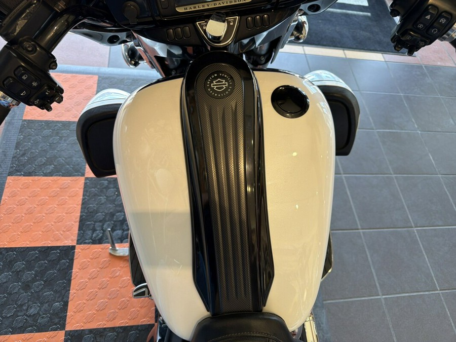 FLHXSE 2016 CVO™ Street Glide®