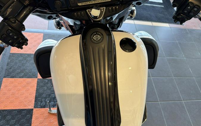 FLHXSE 2016 CVO™ Street Glide®