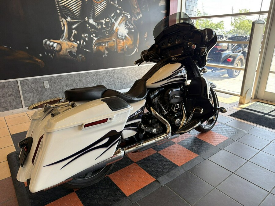 FLHXSE 2016 CVO™ Street Glide®