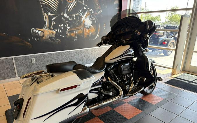 FLHXSE 2016 CVO™ Street Glide®