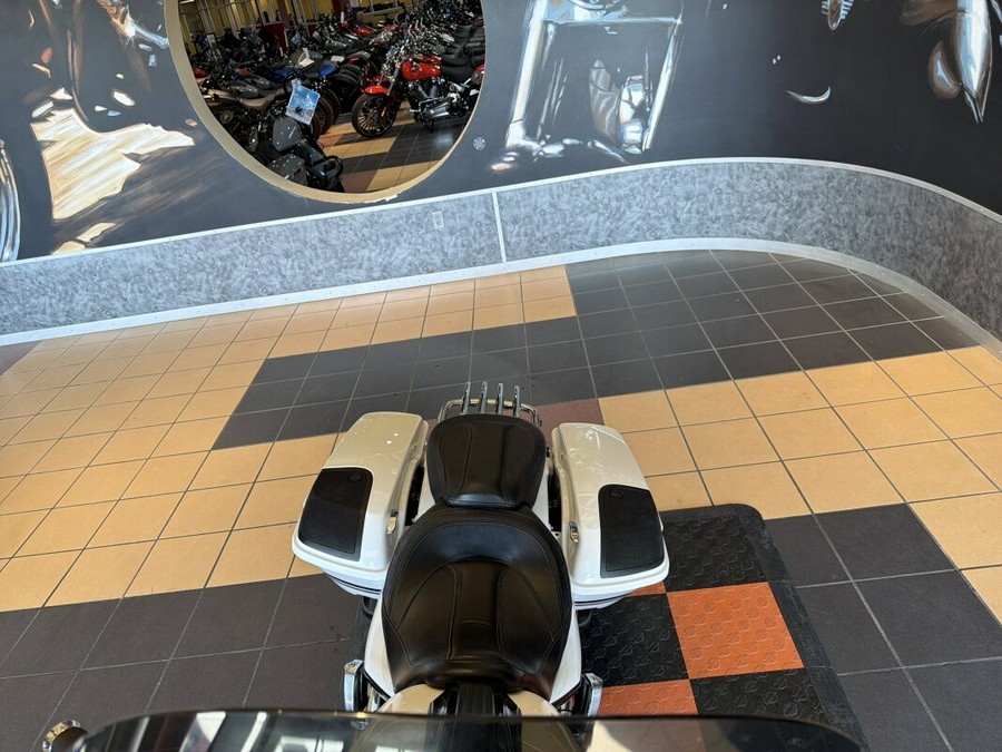 FLHXSE 2016 CVO™ Street Glide®