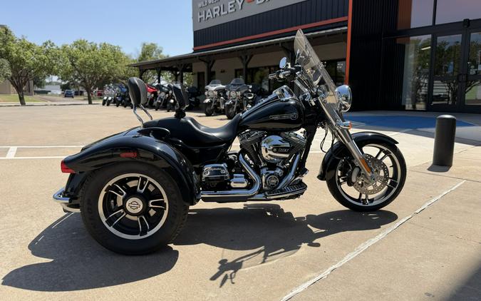 2016 Harley-Davidson® Freewheeler® Black