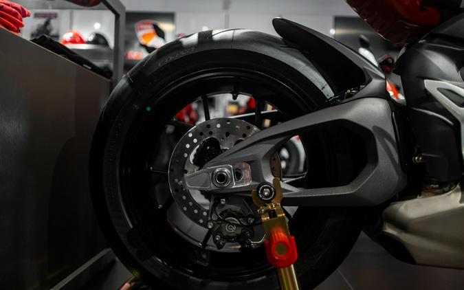 2027 Ducati STREETFIGHTER V4S
