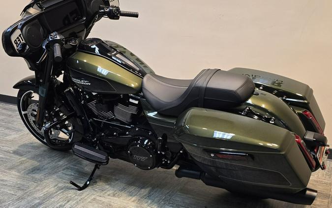 2026 Harley-Davidson® Street Glide® Olive Steel Metallic / Vivid Black - Black FLHX