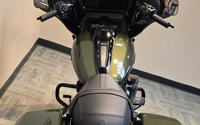 2026 Harley-Davidson® Street Glide® Olive Steel Metallic / Vivid Black - Black FLHX