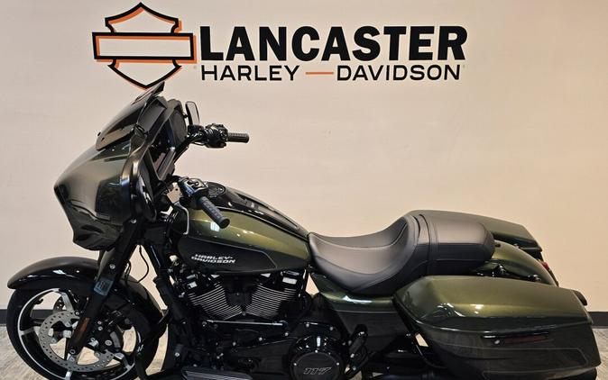2026 Harley-Davidson® Street Glide® Olive Steel Metallic / Vivid Black - Black FLHX