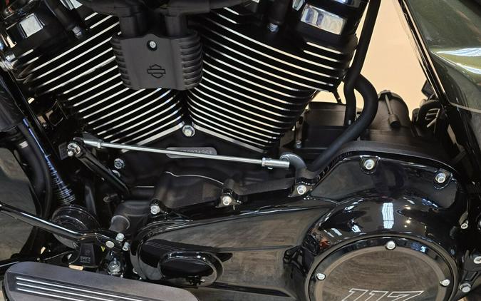 2026 Harley-Davidson® Street Glide® Olive Steel Metallic / Vivid Black - Black FLHX