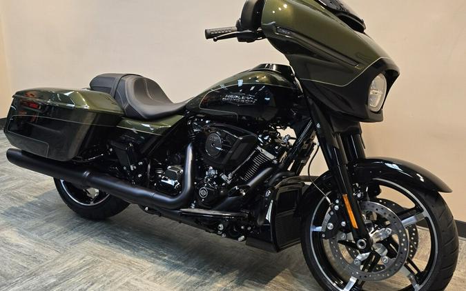 2026 Harley-Davidson® Street Glide® Olive Steel Metallic / Vivid Black - Black FLHX