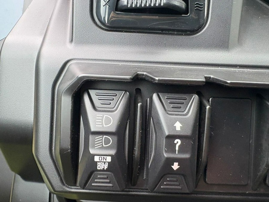 2026 Can-Am Defender MAX XT CAB HD11