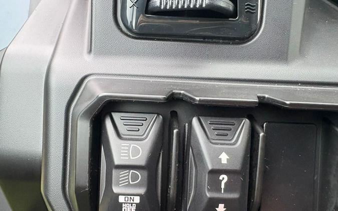 2026 Can-Am Defender MAX XT CAB HD11