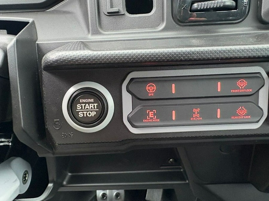 2026 Can-Am Defender MAX XT CAB HD11