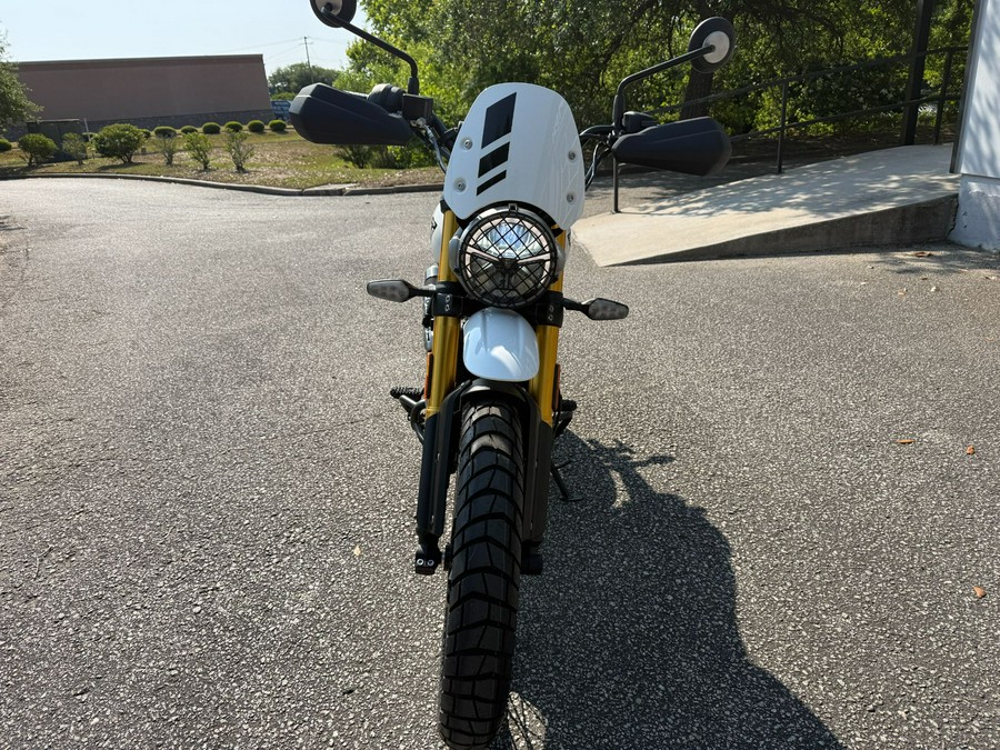 2026 Triumph Scrambler 400 XC