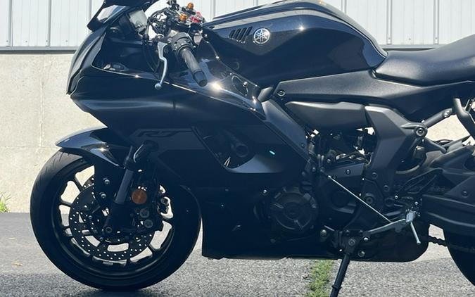 2025 Yamaha YZF R7